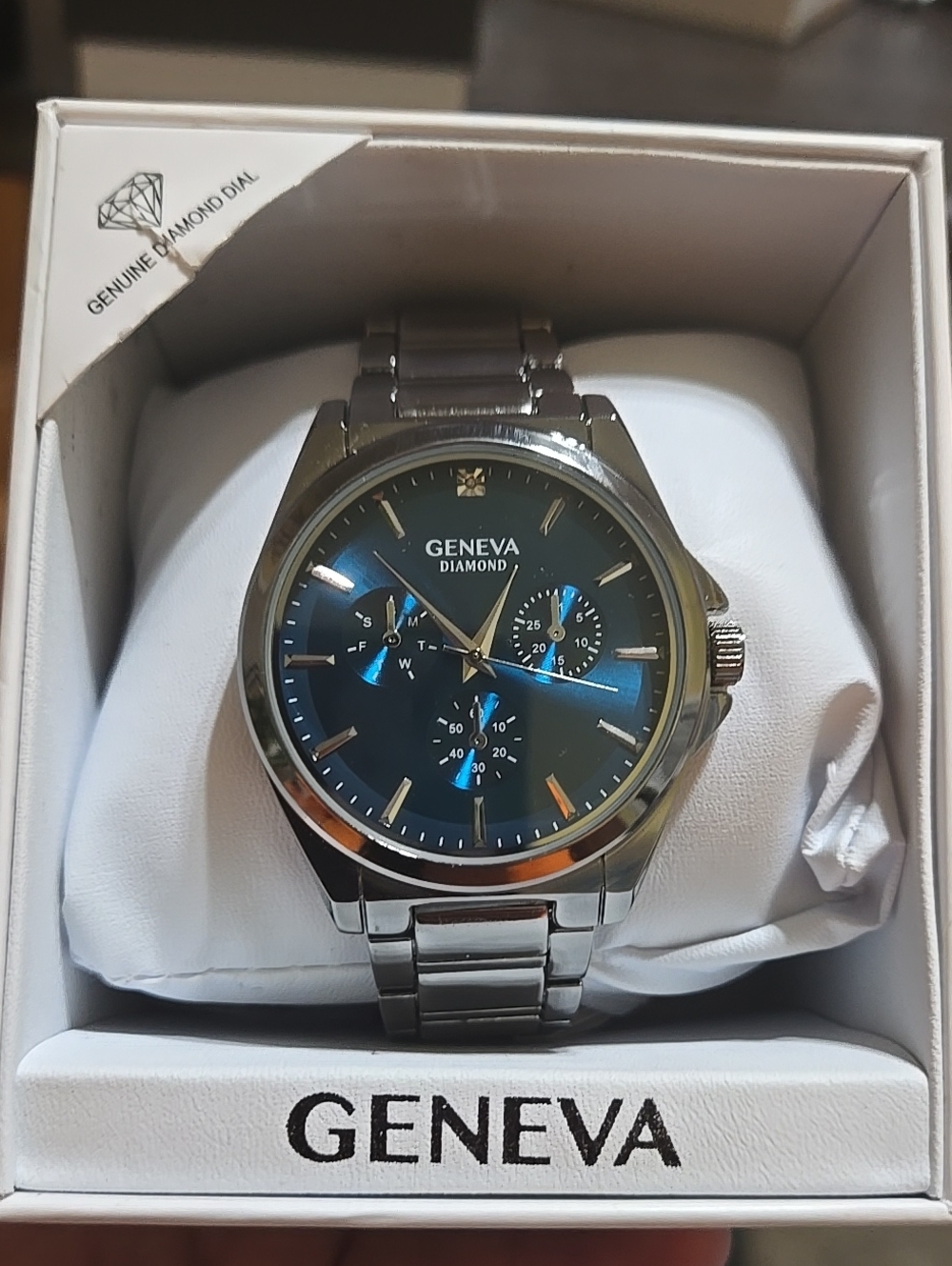 Geneva Men's Blue Dial Silver-Tone Bracelet Watch